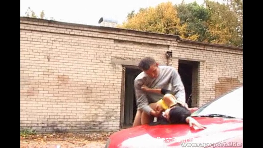 Man rape a girl after repairing her car